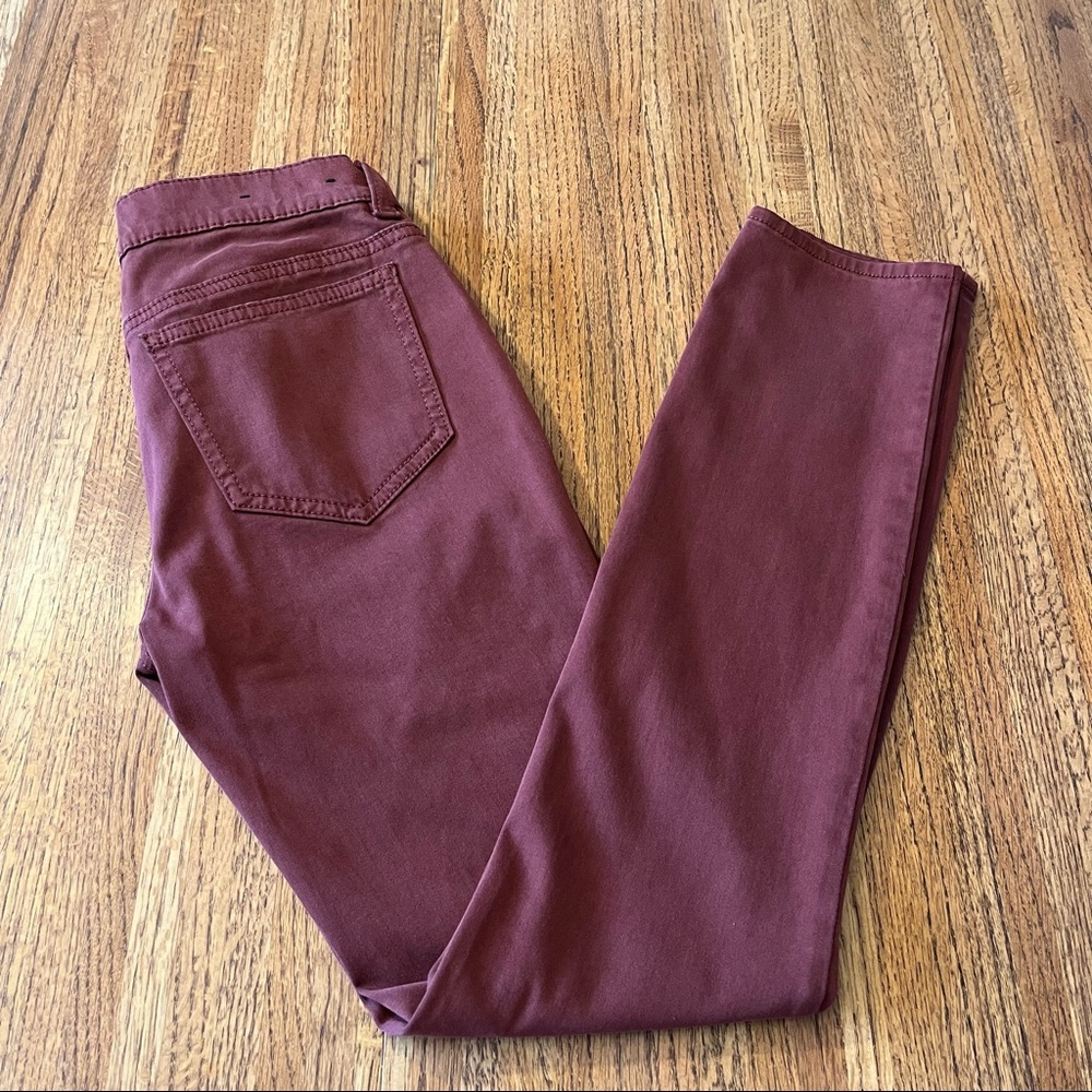 Ann Taylor The Skinny Burgundy Red Modern Fit Pants 00P